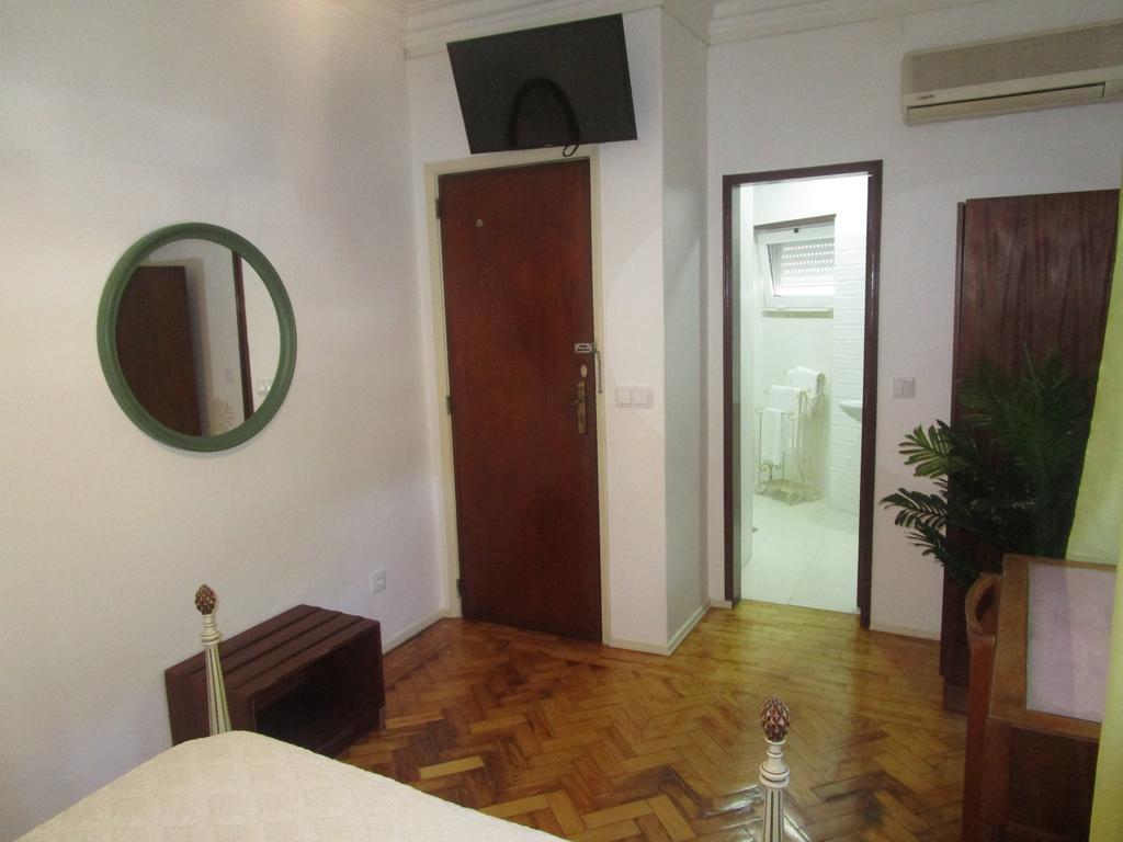 Pensao Residencial Luanda Hotel Tomar Exterior photo